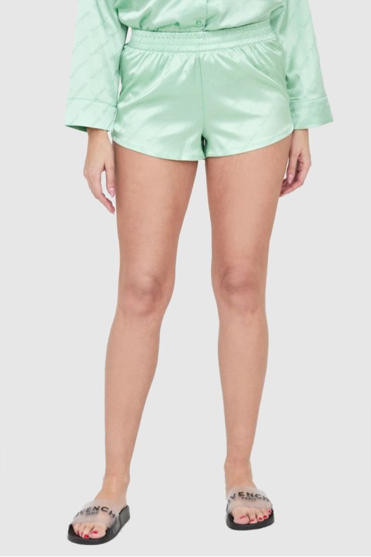 Pantaloni scurți de pijama...