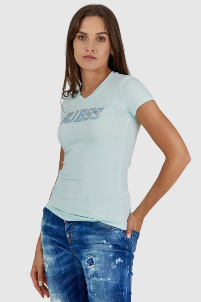 GUESS Błękitny t-shirt damski z metalicznym logo i cyrkoniami