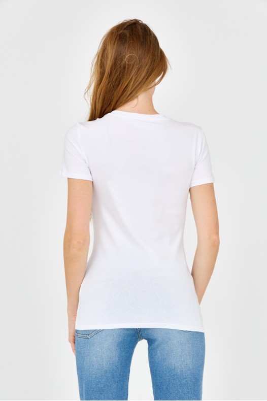 GUESS Women's white t-shirt...