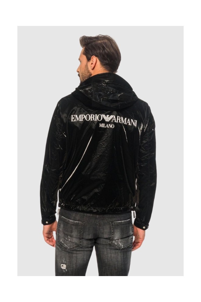 EMPORIO ARMANI Jachetă neagră din material tehnic pentru bărbați, sticlă extra lucioasă