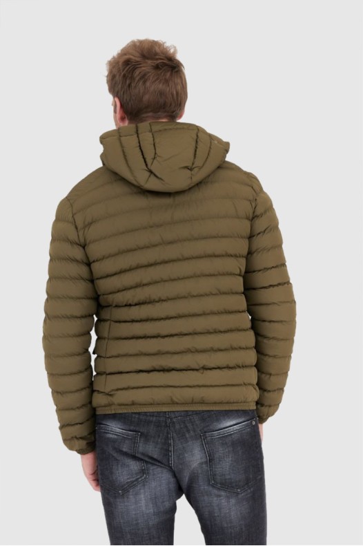 Jachetă verde cu glugă...