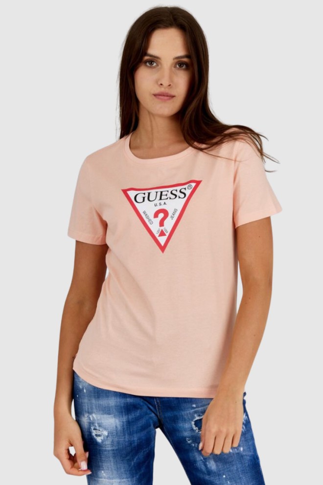 GUESS Brzoskwiniowy t-shirt damski z trójkątnym logo