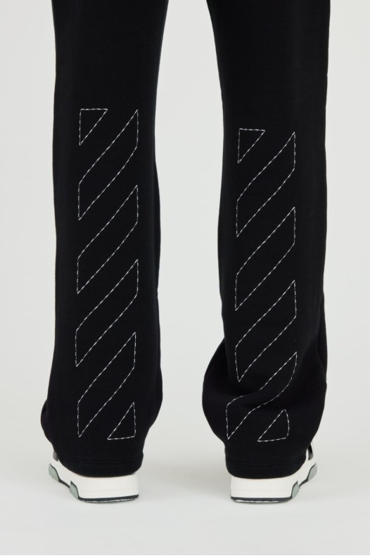 Pantaloni de trening...