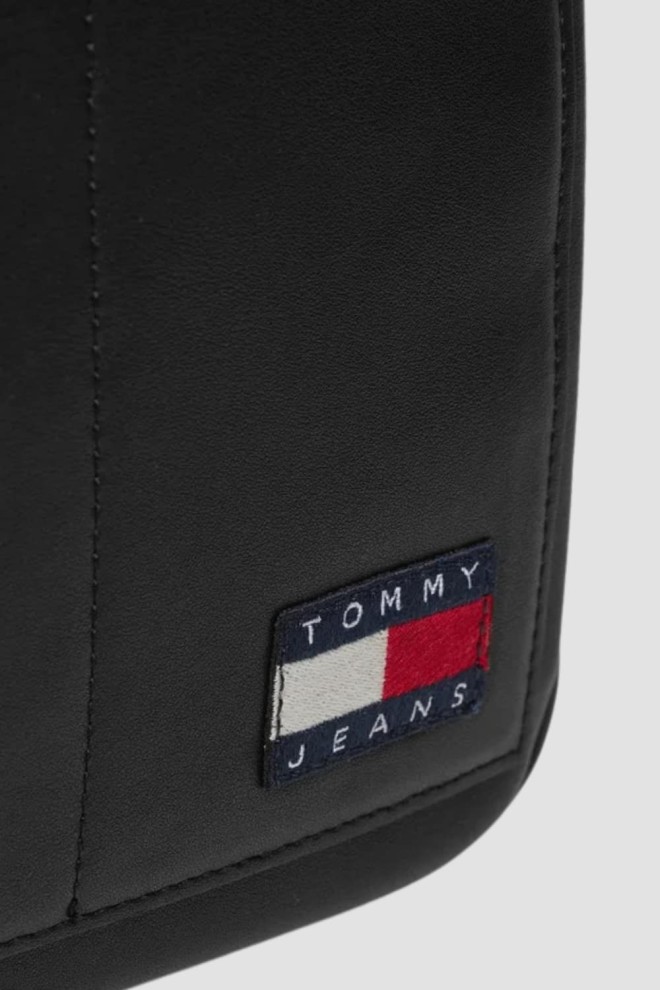 TOMMY JEANS Black sachet with large zipper closure