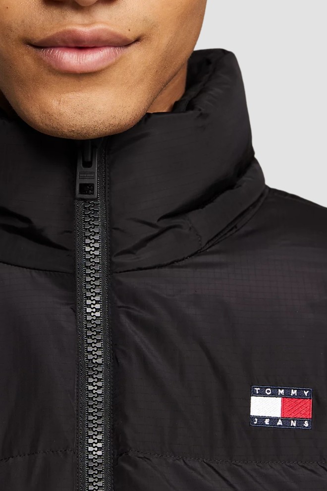 TOMMY JEANS Jachetă neagră pentru bărbați din umplutură naturală