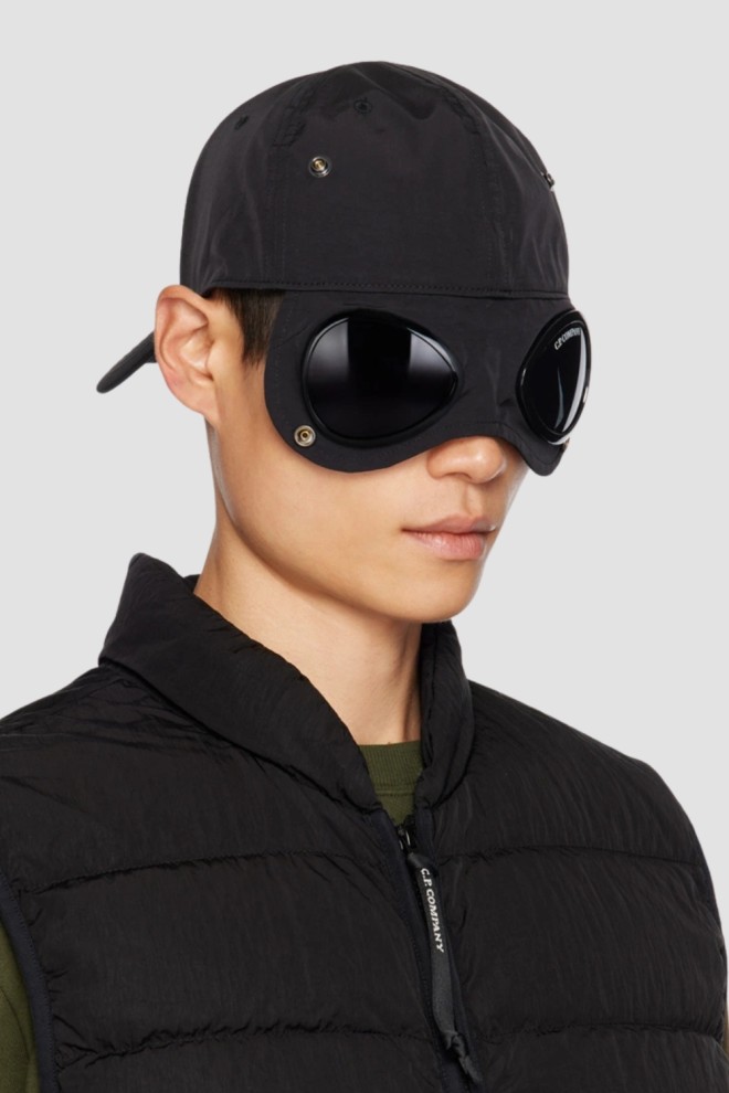 C.P. COMPANY Black men's baseball cap and goggles