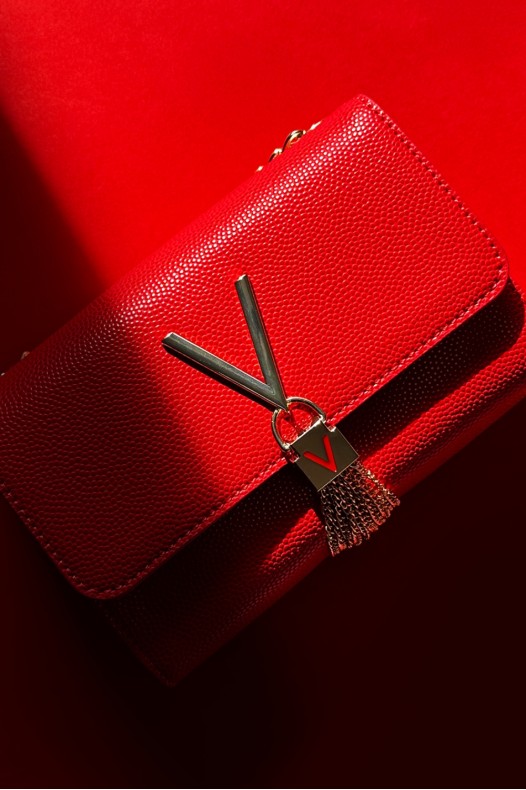VALENTINO Divina red clutch...