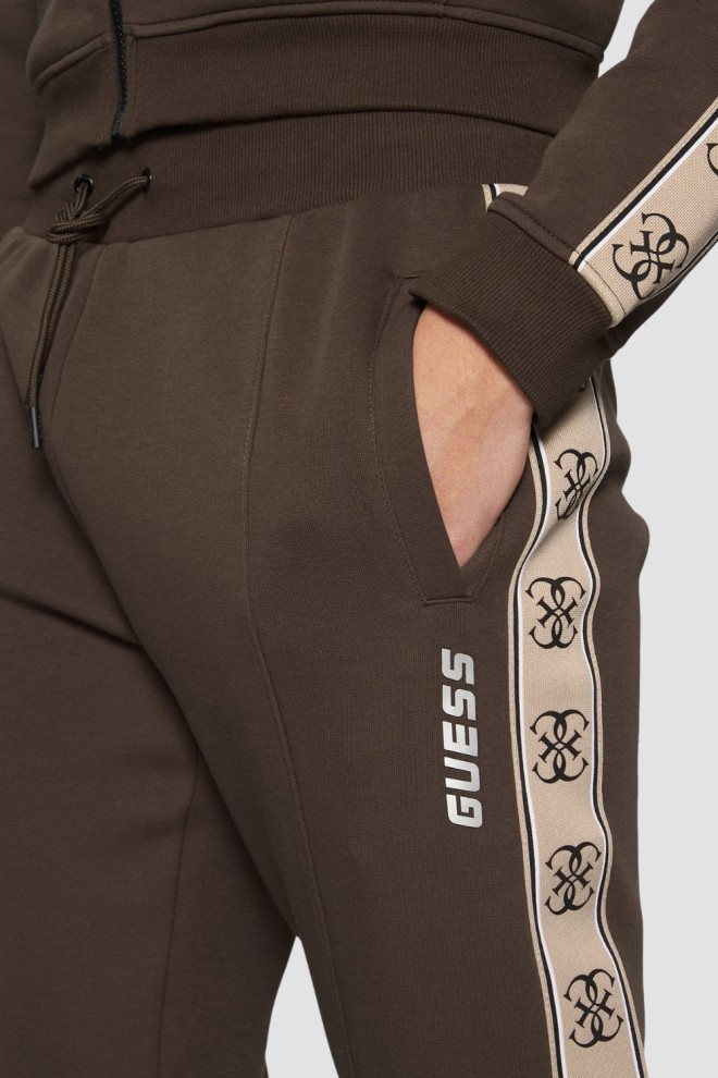 Pantaloni de trening pentru bărbați GUESS Brown cu dungi Mickey