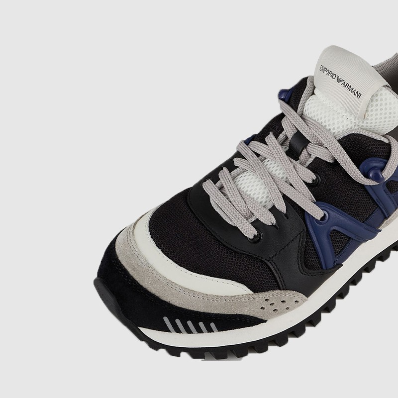 EMPORIO ARMANI Czarne sneakersy męskie z niebieskimi elementami