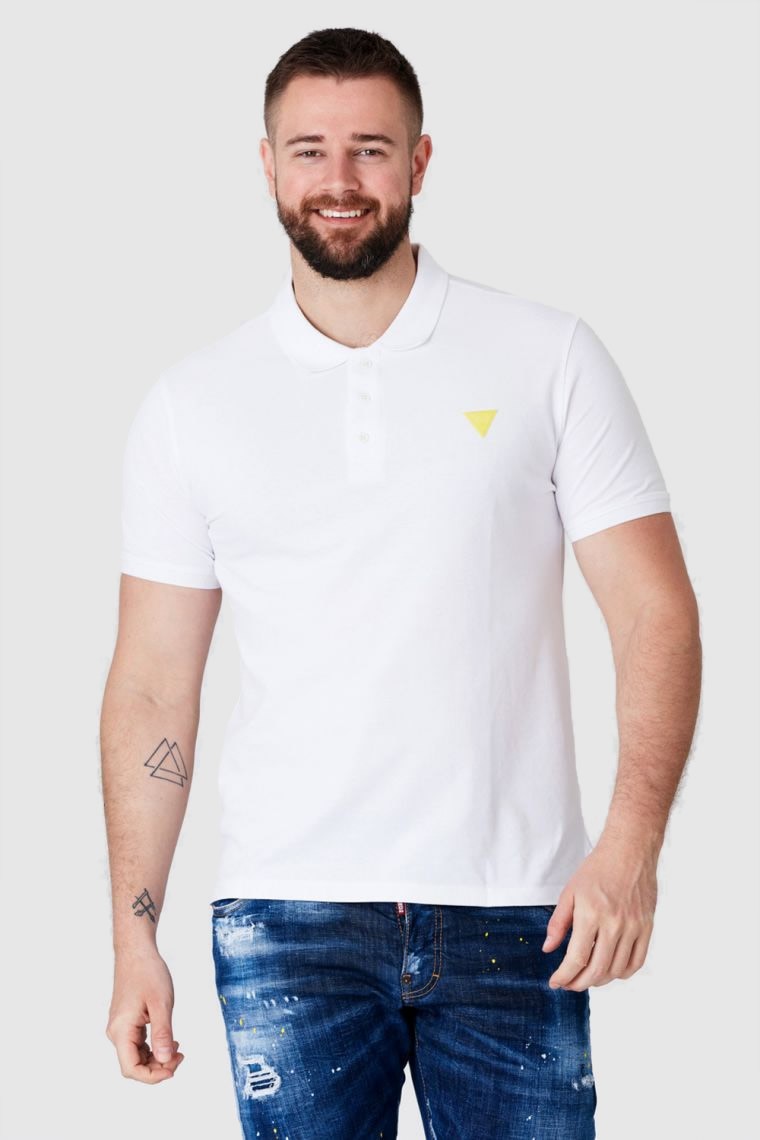 GUESS Biała koszulka polo z żółtym logo