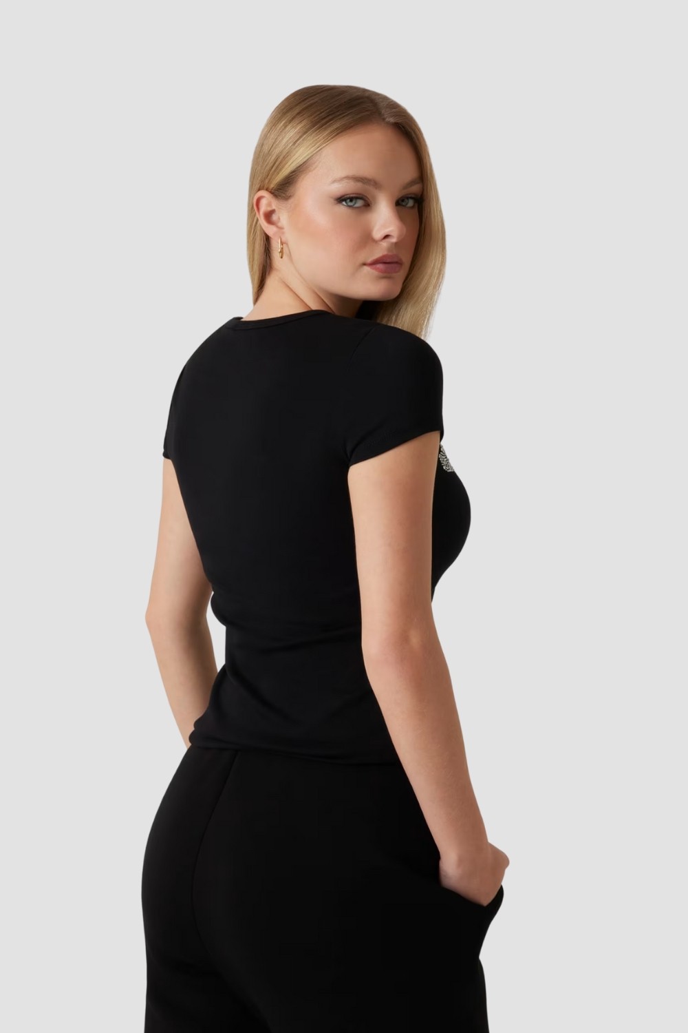 GUESS Czarny damski t-shirt Kiara