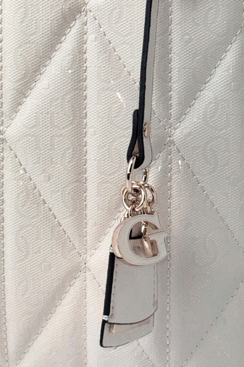 Жіноча біла сумочка GUESS Aldina