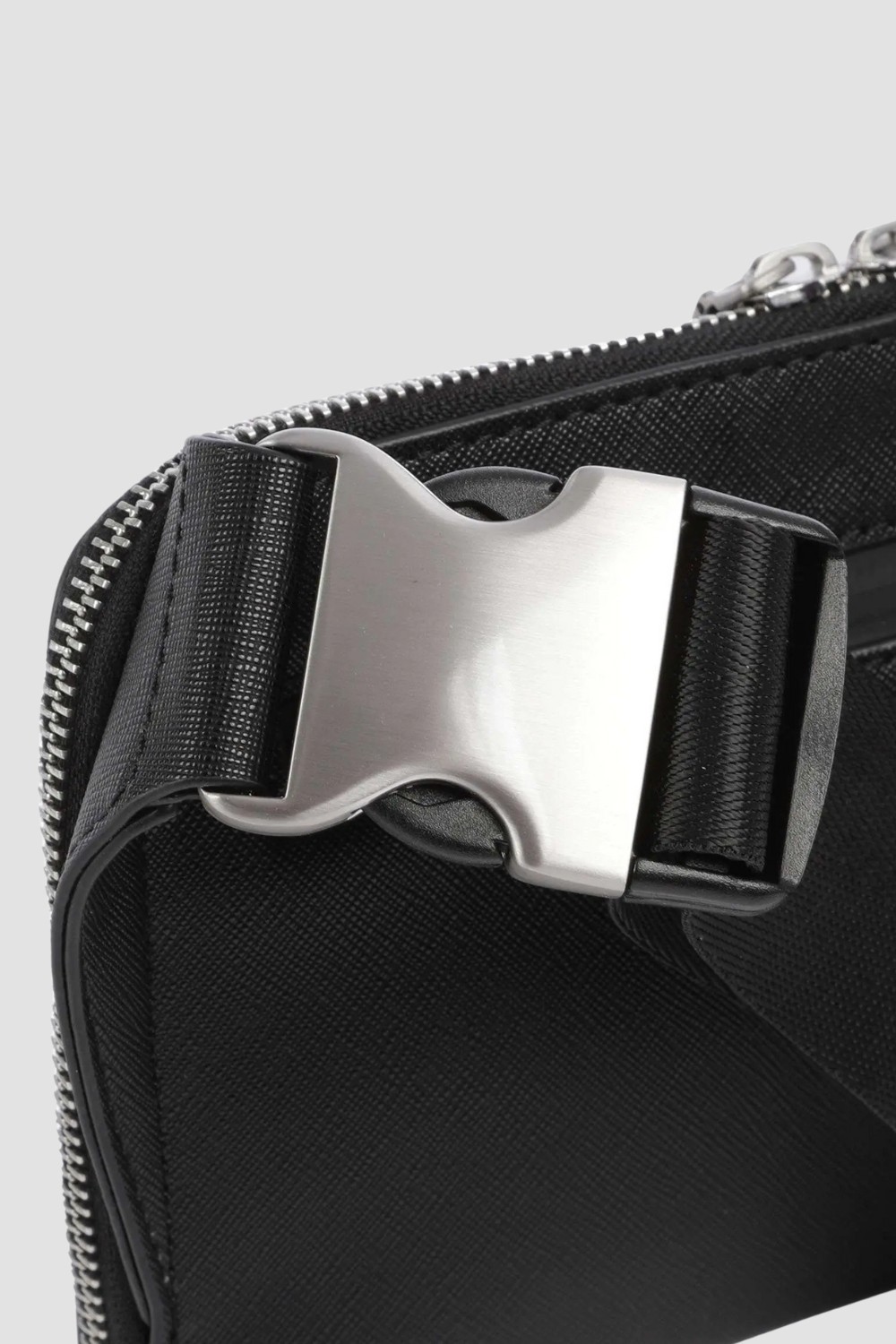 GUESS Czarna męska saszetka Milano Bumbag