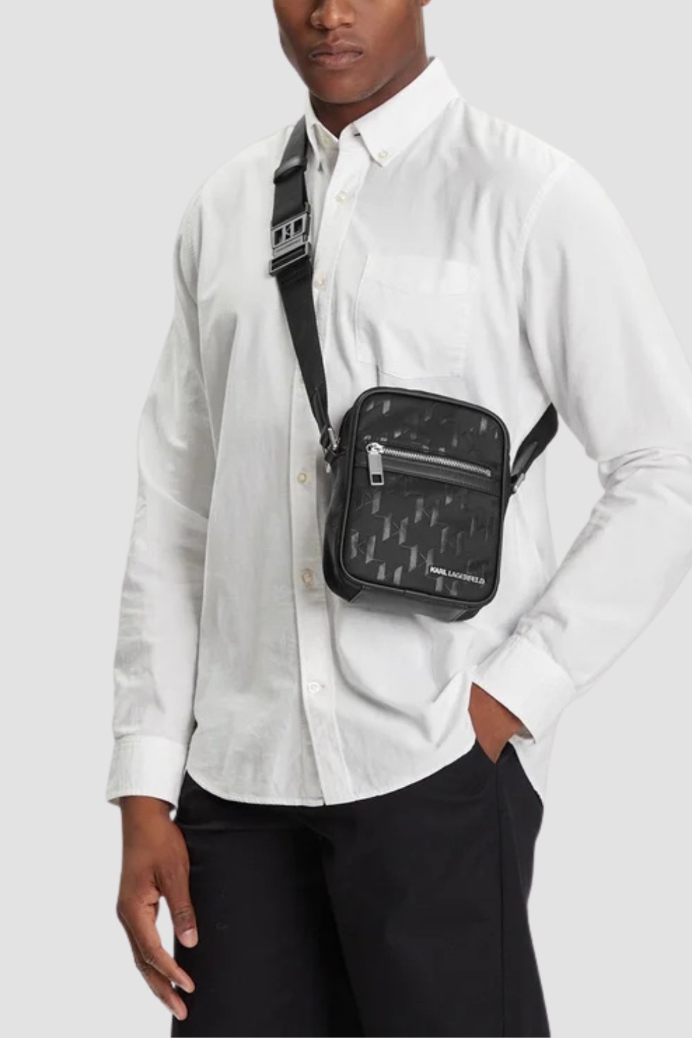 KARL LAGERFELD Czarna męska saszetka z monogramem